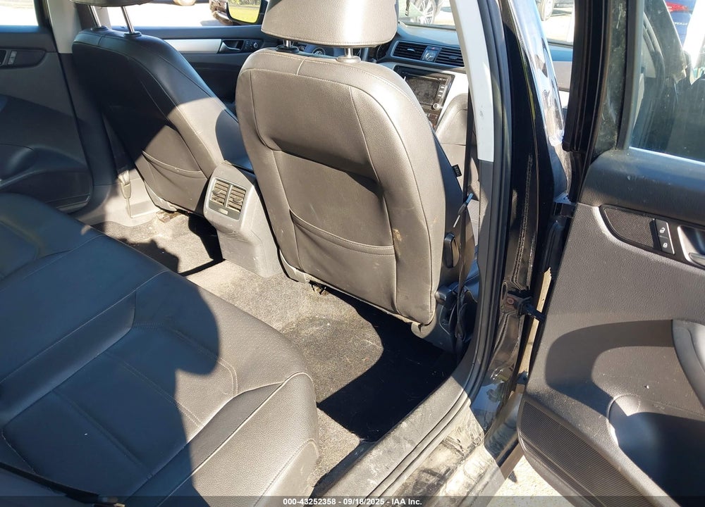 2013 VOLKSWAGEN PASSAT VIN: 1VWBP7A34DC026222