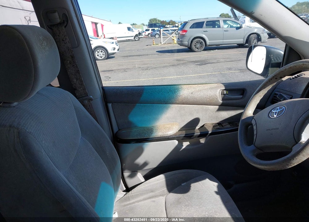 2005 TOYOTA SIENNA LE VIN: 5TDBA23C95S031372