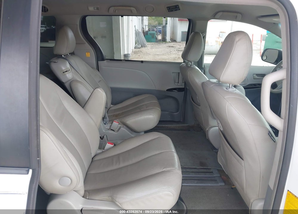 2013 TOYOTA SIENNA LE V6 8 PASSENGER VIN: 5TDKK3DC7DS332271