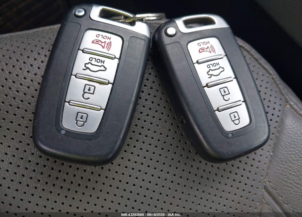 2012 HYUNDAI SONATA HYBRID VIN: KMHEC4A46CA062163