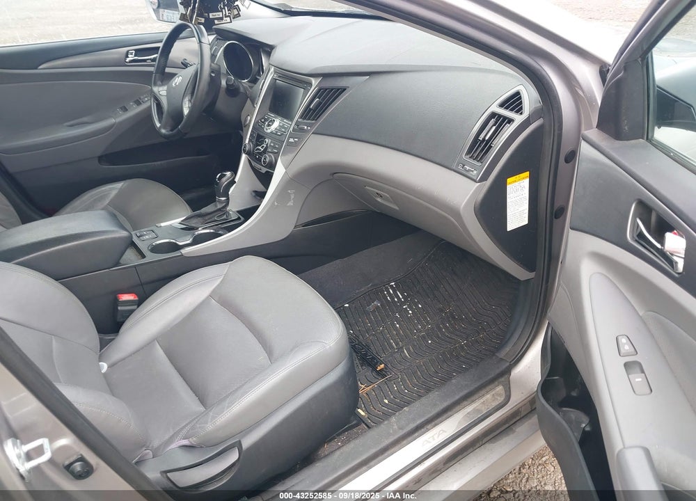 2012 HYUNDAI SONATA HYBRID VIN: KMHEC4A46CA062163