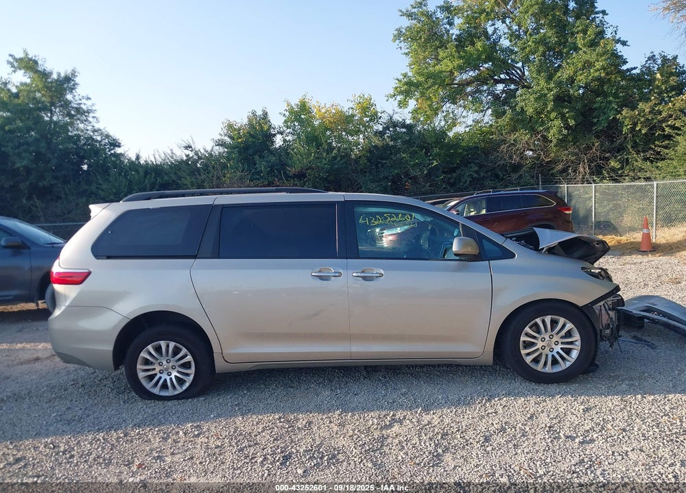 2016 TOYOTA SIENNA XLE PREMIUM 8 PASSENGER VIN: 5TDYK3DC2GS754351