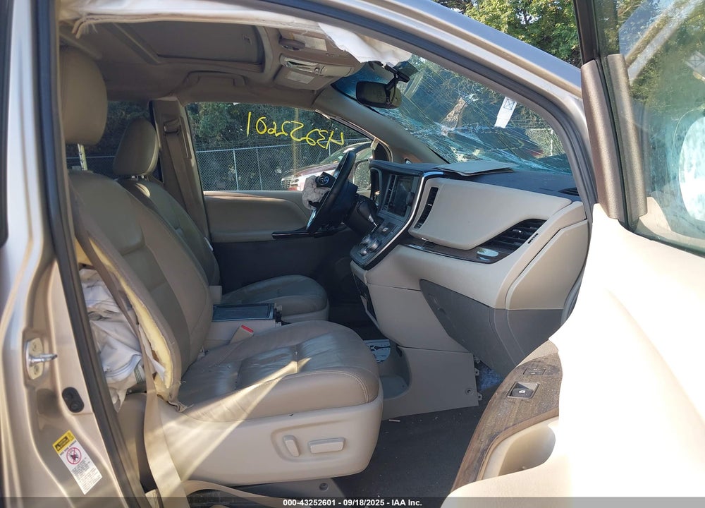 2016 TOYOTA SIENNA XLE PREMIUM 8 PASSENGER VIN: 5TDYK3DC2GS754351