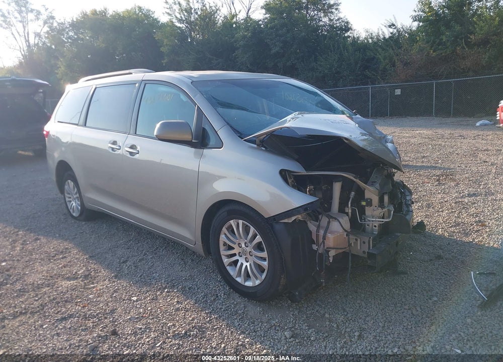 2016 TOYOTA SIENNA XLE PREMIUM 8 PASSENGER VIN: 5TDYK3DC2GS754351