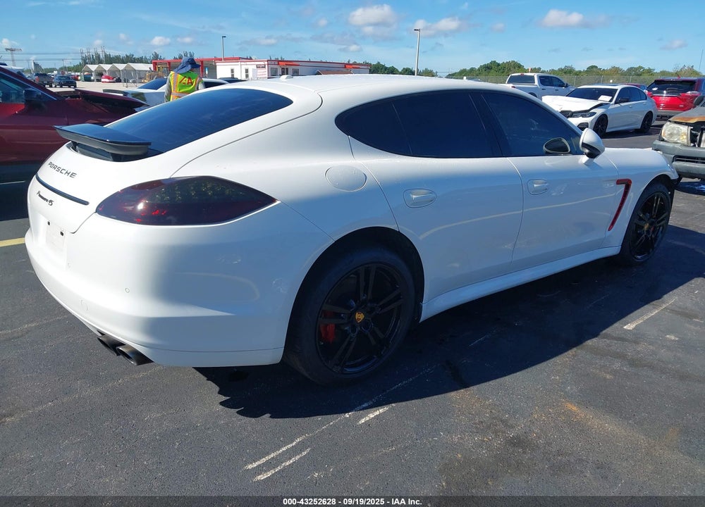 2011 PORSCHE PANAMERA VIN: WP0AB2A74BL061682