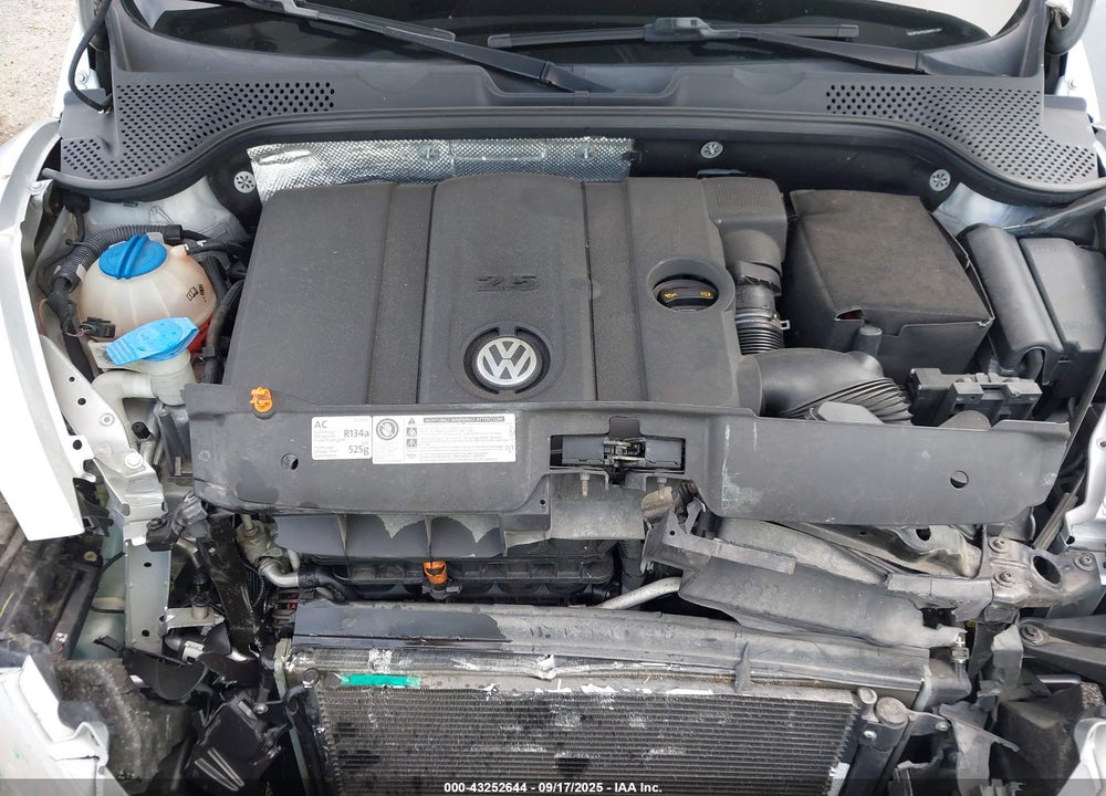 2012 VOLKSWAGEN BEETLE VIN: 3VWJP7AT0CM601151