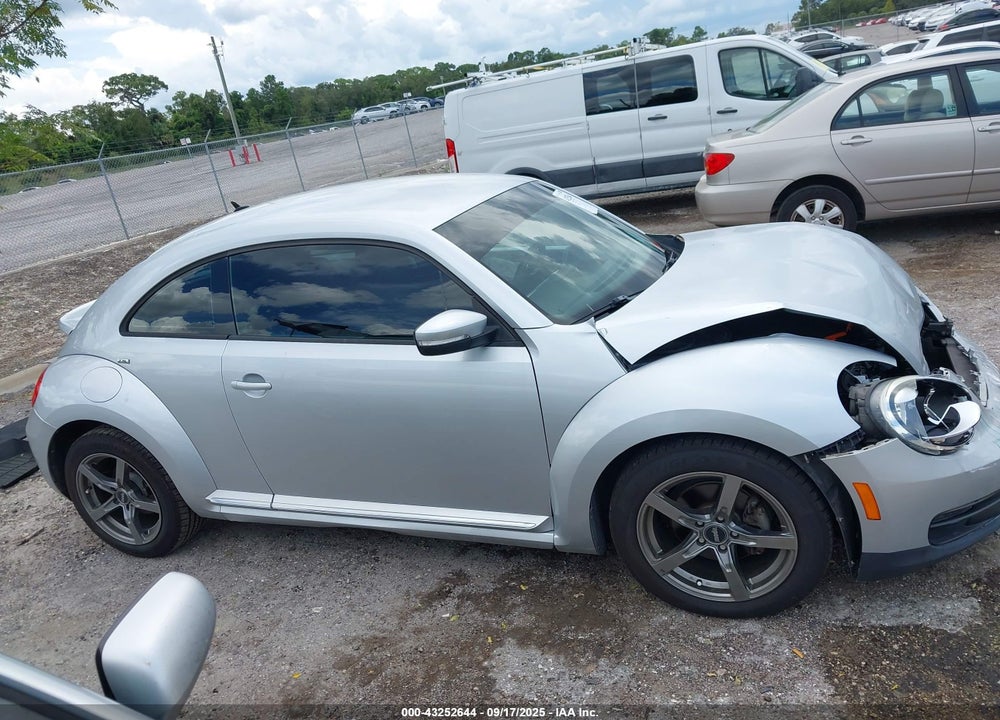 2012 VOLKSWAGEN BEETLE VIN: 3VWJP7AT0CM601151