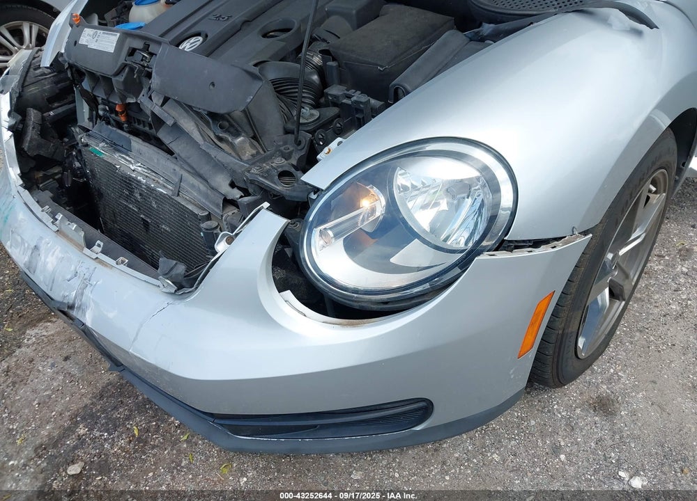 2012 VOLKSWAGEN BEETLE VIN: 3VWJP7AT0CM601151