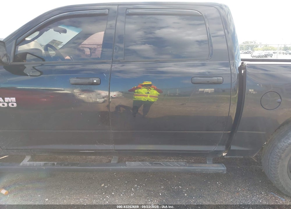 2013 RAM 1500 VIN: 1C6RR6KT6DS519417