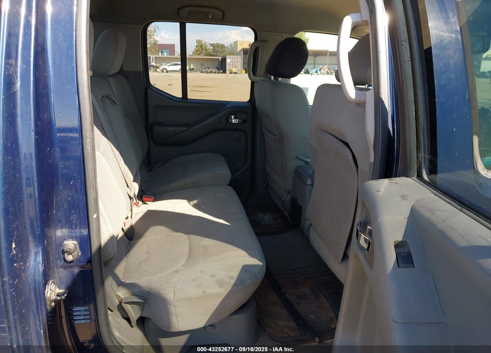 2006 NISSAN FRONTIER LE VIN: 1N6AD07UX6C408625