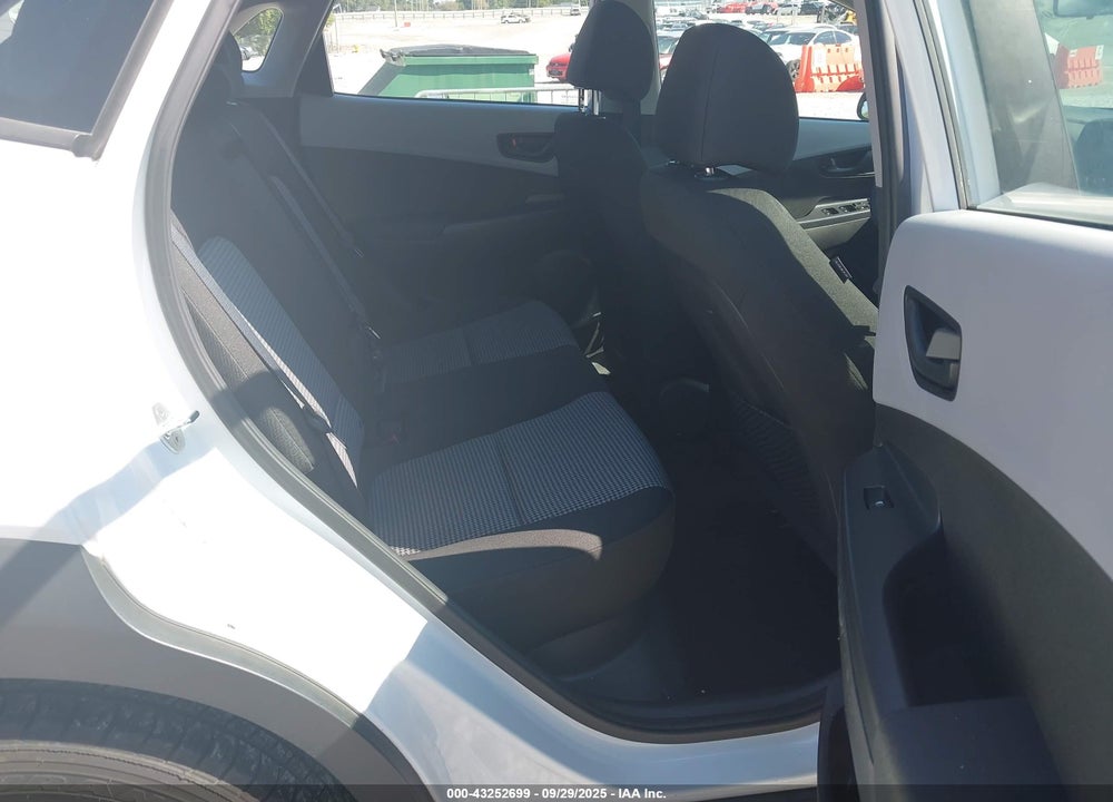 2018 HYUNDAI KONA SE VIN: KM8K1CAA2JU093902