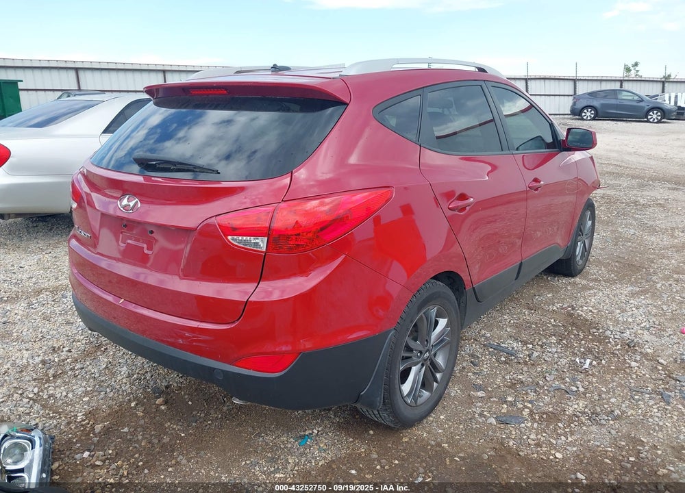 2015 HYUNDAI TUCSON SE VIN: KM8JU3AG9FU115473