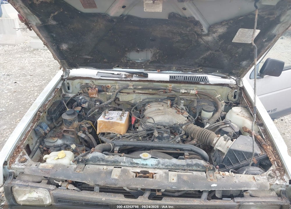 1990 NISSAN D21 KING CAB VIN: 1N6HD16Y4LC312025