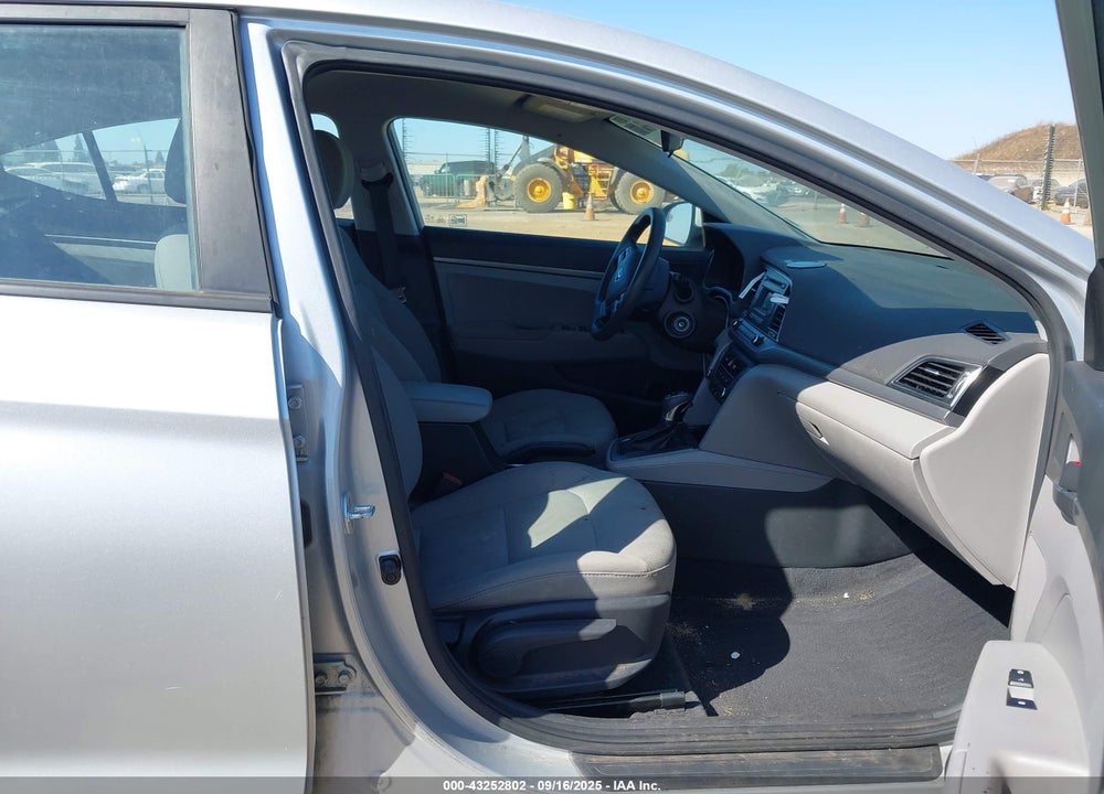 2017 HYUNDAI ELANTRA SE VIN: 5NPD74LF6HH164632