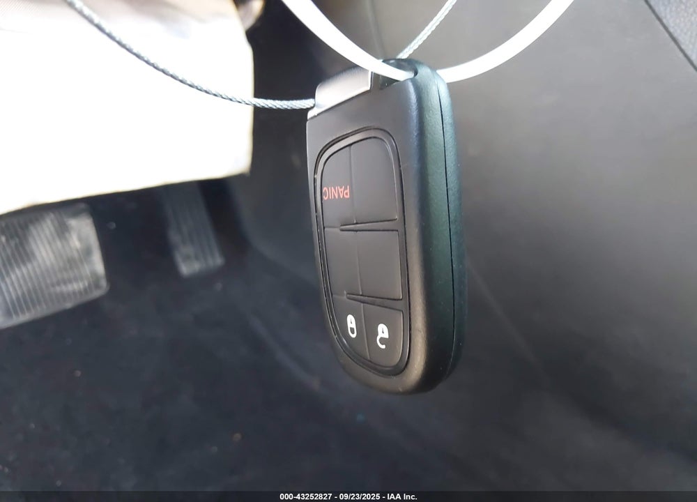 2019 JEEP CHEROKEE VIN: 1C4PJLLB0KD176486