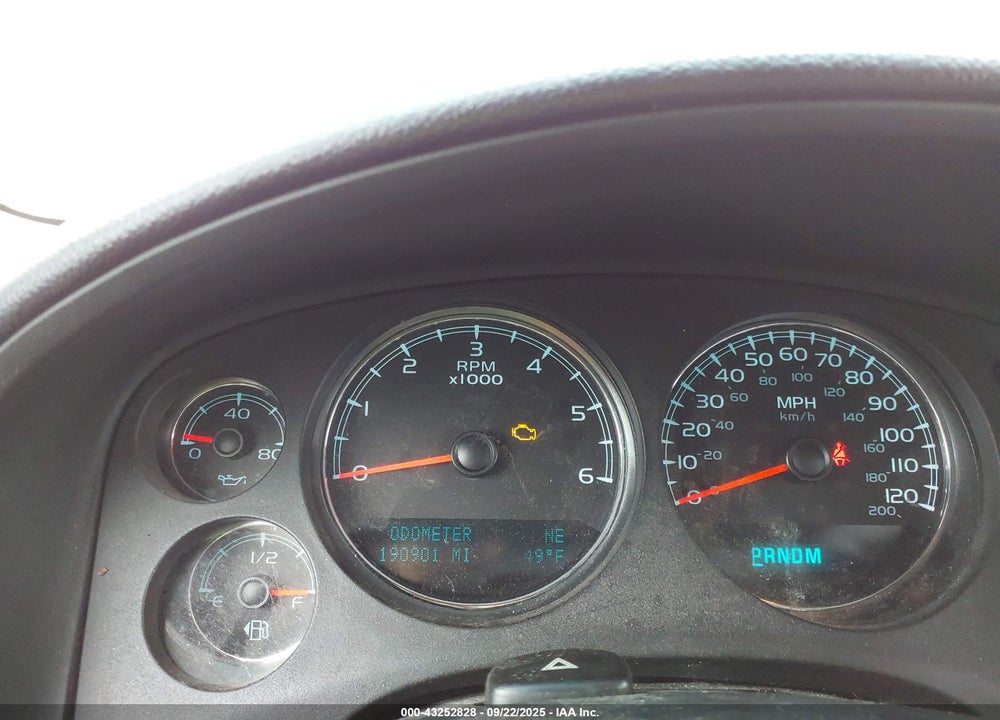 2011 CHEVROLET TAHOE VIN: 1GNSKBE08BR212318