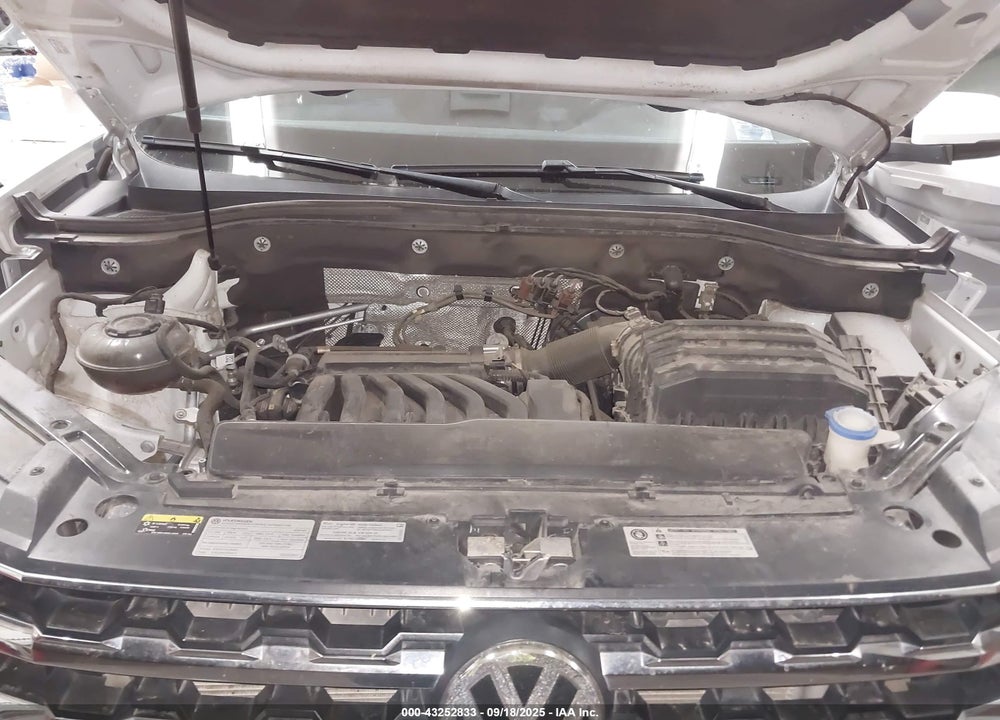 2019 VOLKSWAGEN ATLAS VIN: 1V2DR2CA6KC518296