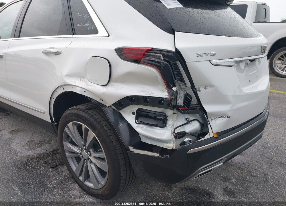 2025 CADILLAC XT5 VIN: 1GYKNDRS9SZ136920