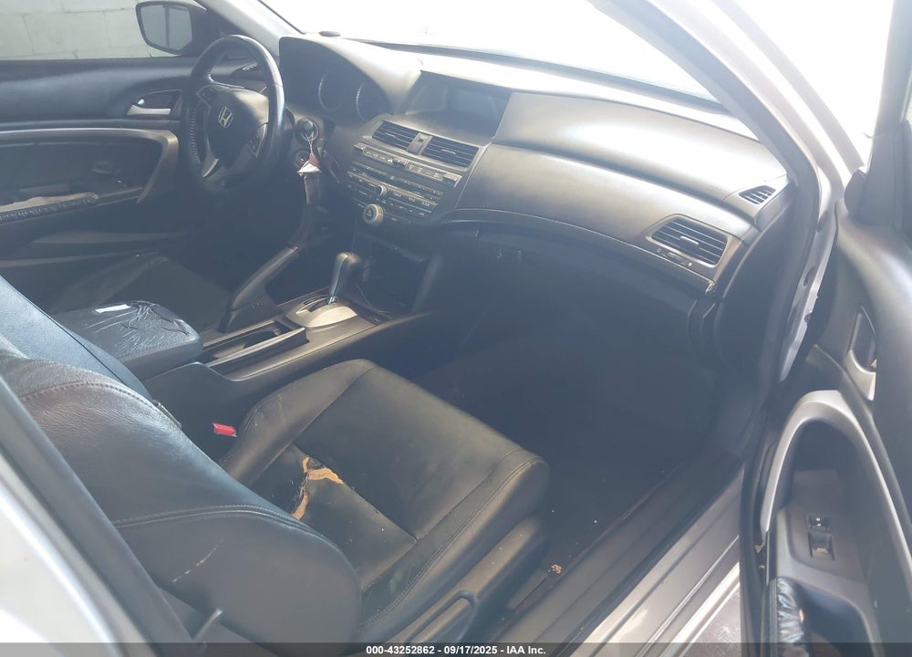 2010 HONDA ACCORD VIN: 1HGCS1B80AA012730