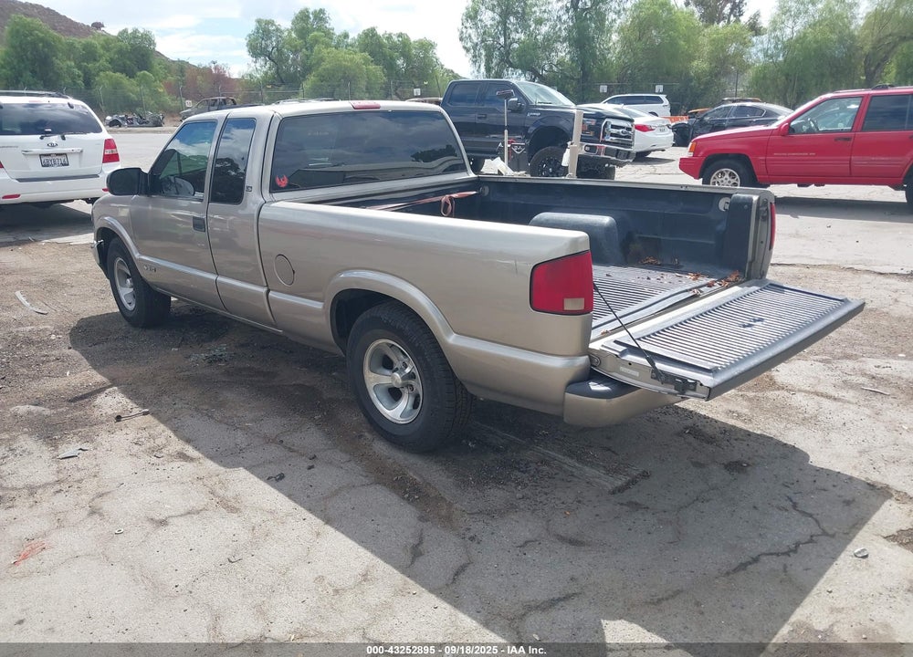 2000 CHEVROLET S-10 LS VIN: 1GCCS1950Y8299563