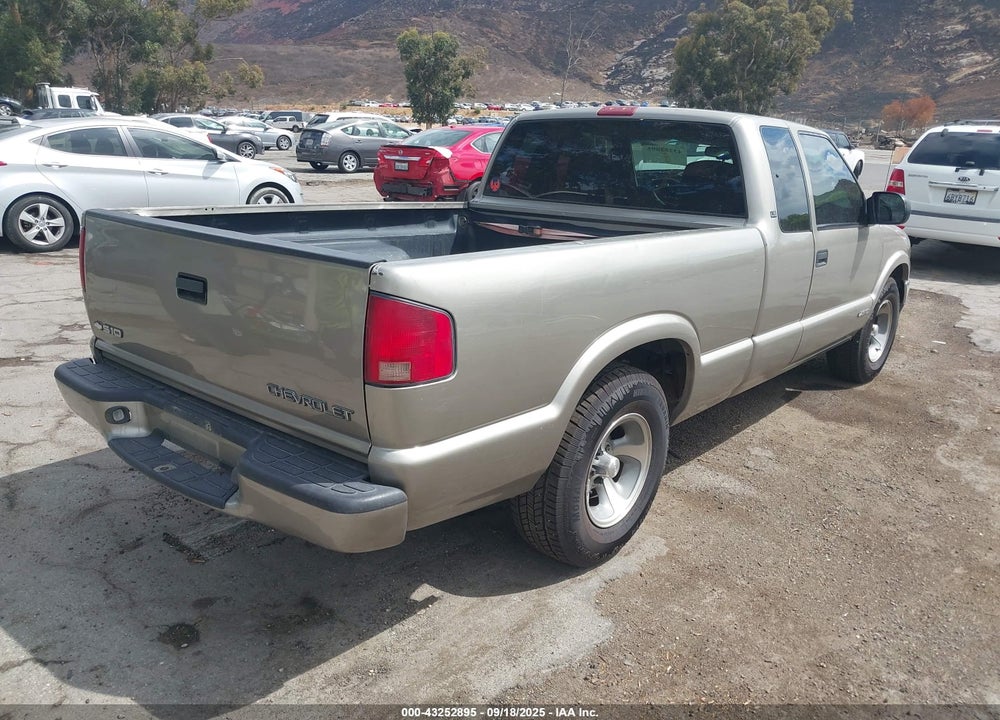 2000 CHEVROLET S-10 LS VIN: 1GCCS1950Y8299563