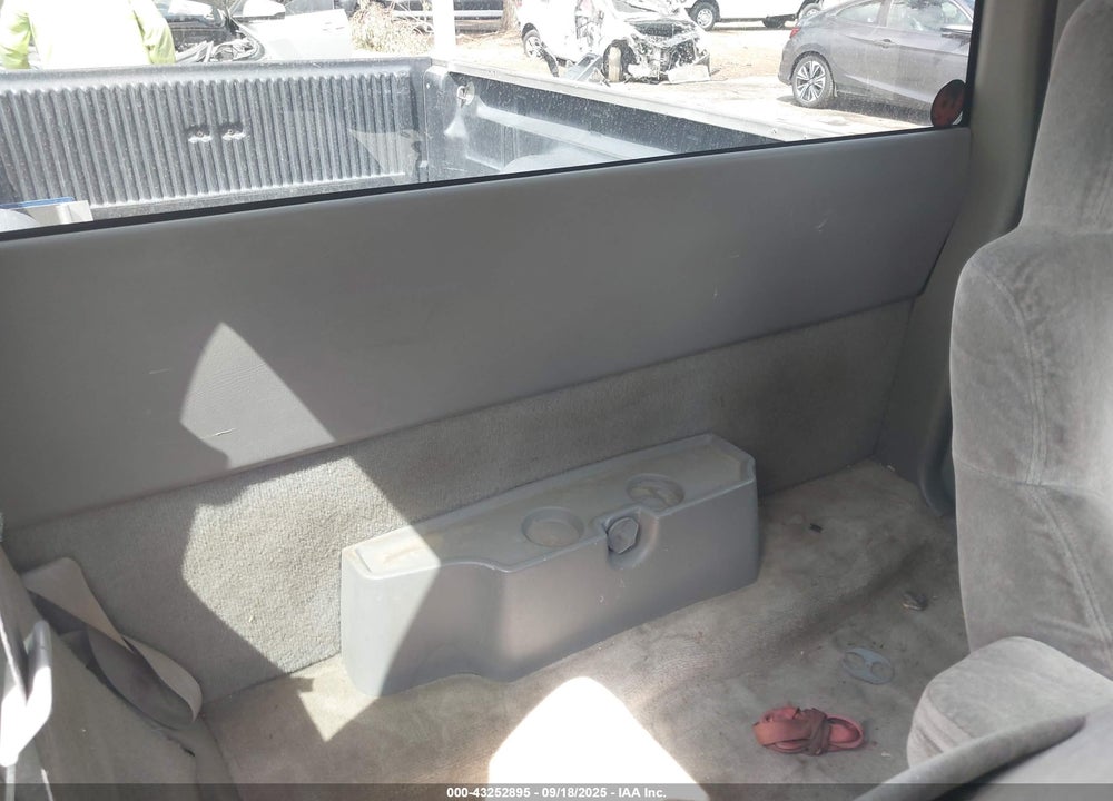 2000 CHEVROLET S-10 LS VIN: 1GCCS1950Y8299563