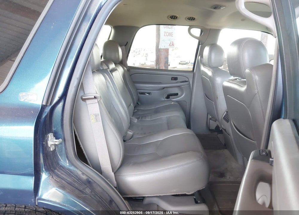 2005 CHEVROLET TAHOE LT VIN: 1GNEC13T15R126693