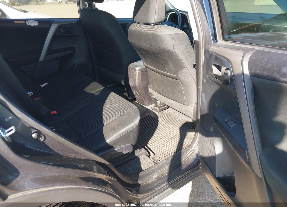 2017 TOYOTA RAV4 VIN: 2T3BFREV5HW592356