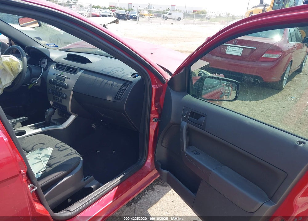 2011 FORD FOCUS SE VIN: 1FAHP3FN4BW115905