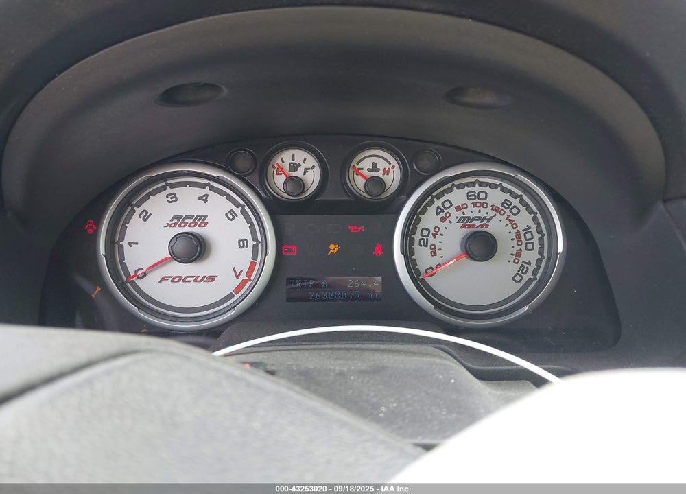 2011 FORD FOCUS SE VIN: 1FAHP3FN4BW115905