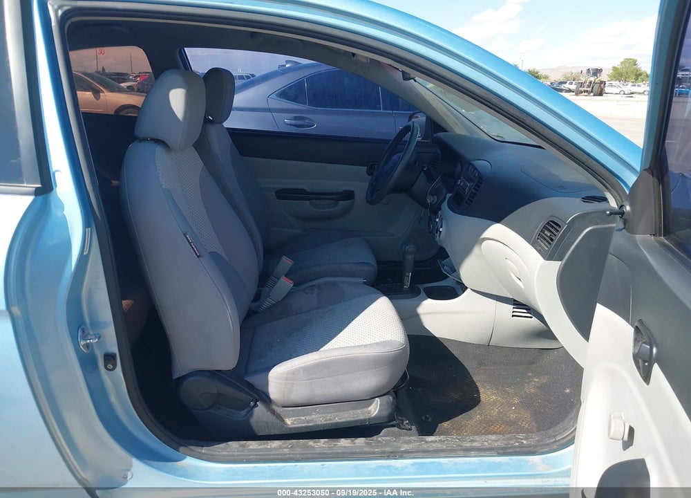 2010 HYUNDAI ACCENT VIN: KMHCM3ACXAU160498