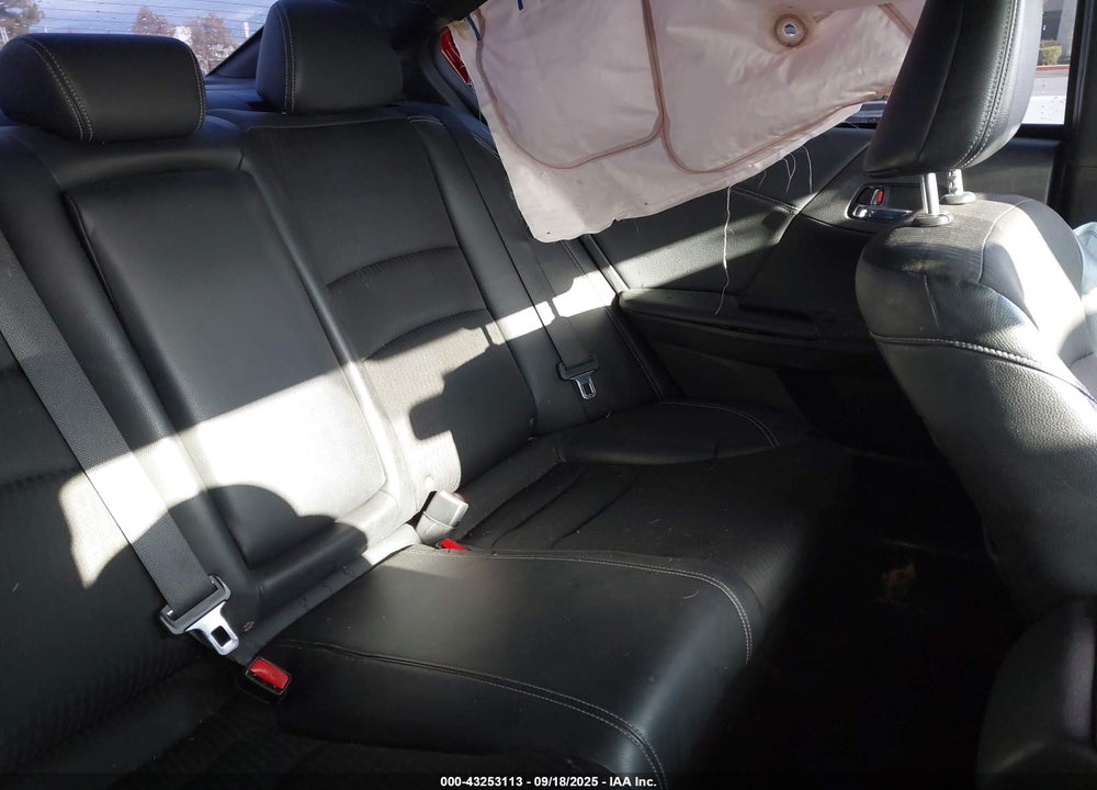 2017 HONDA ACCORD VIN: 1HGCR2F57HA207641