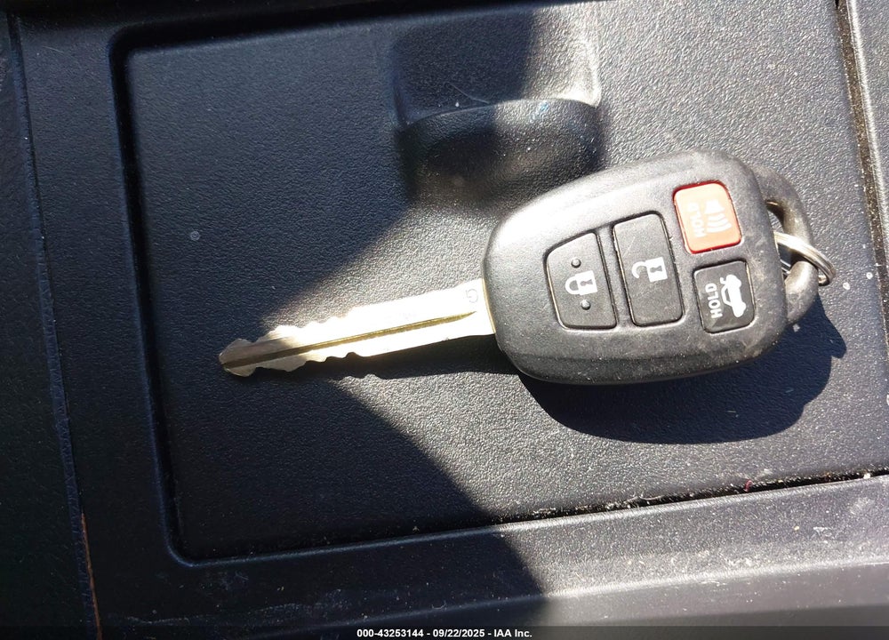 2013 TOYOTA CAMRY SE VIN: 4T1BF1FKXDU263032