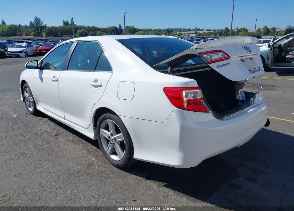2013 TOYOTA CAMRY SE VIN: 4T1BF1FKXDU263032
