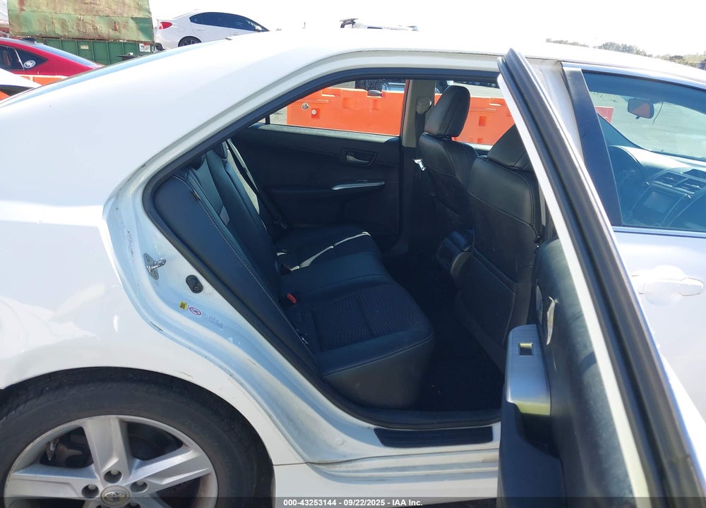 2013 TOYOTA CAMRY SE VIN: 4T1BF1FKXDU263032