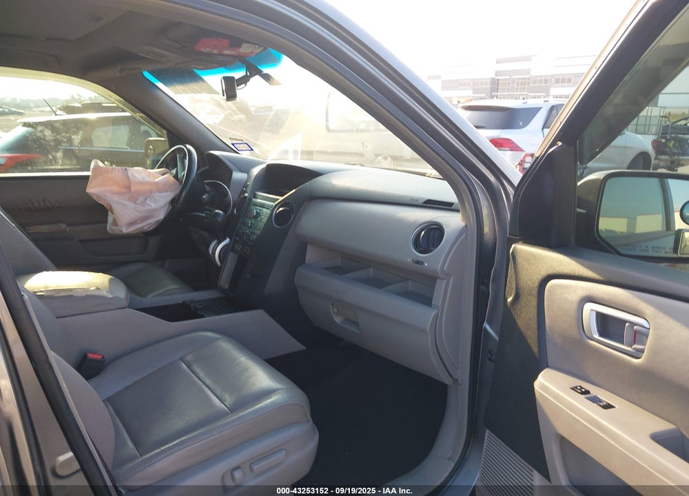 2009 HONDA PILOT VIN: 5FNYF38579B027200