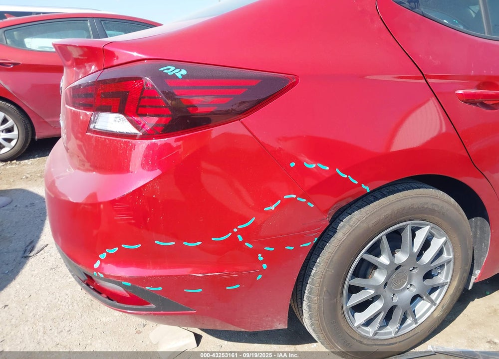 2019 HYUNDAI ELANTRA VIN: KMHD74LF5KU816357