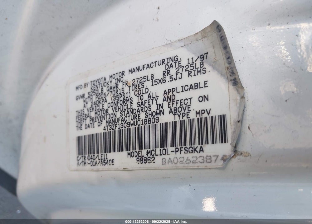 1998 TOYOTA SIENNA XLE VIN: 4T3ZF13C9WU018809