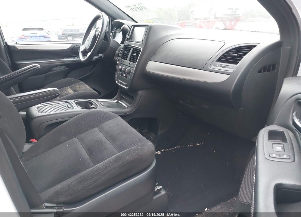 2014 DODGE GRAND CARAVAN VIN: 2C4RDGCG8ER163537