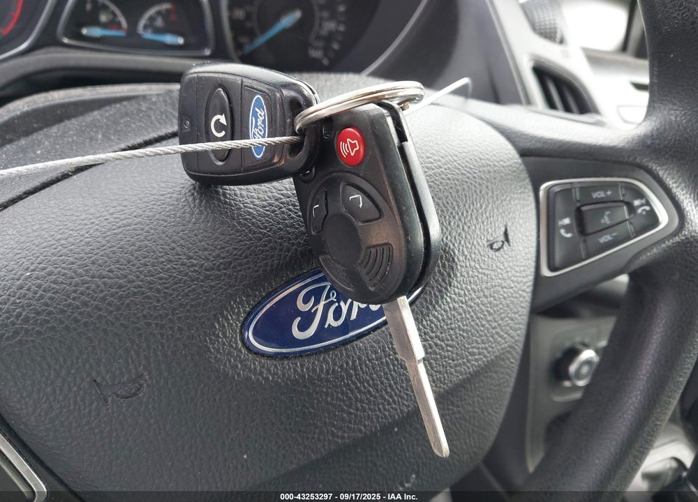 2016 FORD FOCUS S VIN: 1FADP3E22GL380384