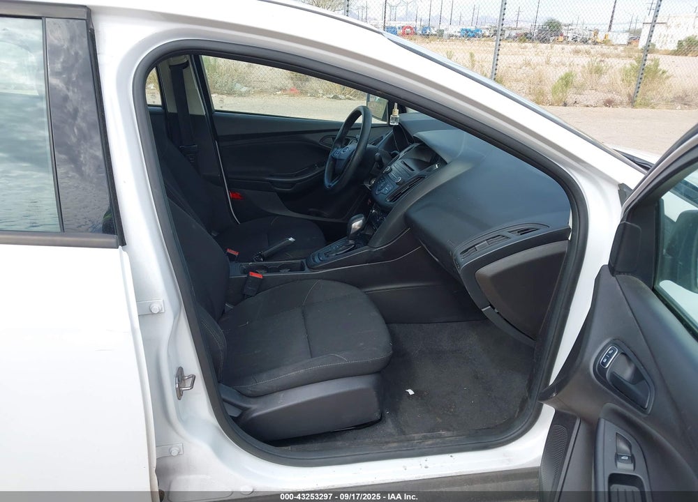 2016 FORD FOCUS S VIN: 1FADP3E22GL380384
