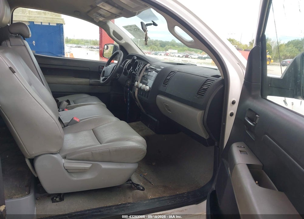 2011 TOYOTA TUNDRA VIN: 5TFLU5F12BX025104