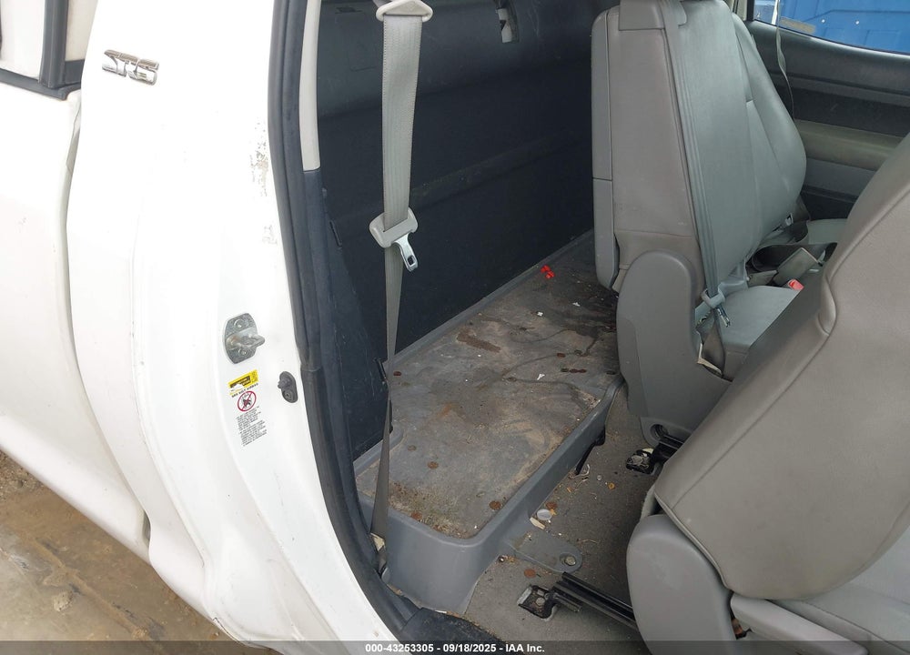 2011 TOYOTA TUNDRA VIN: 5TFLU5F12BX025104