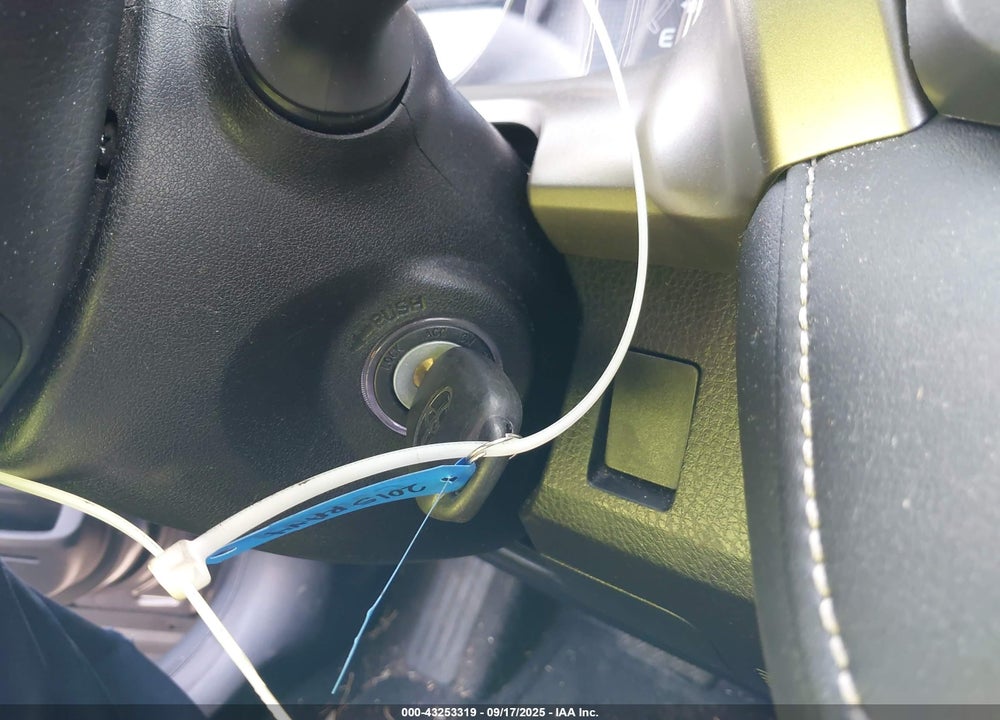 2015 TOYOTA RAV4 VIN: 2T3WFREV0FW196902