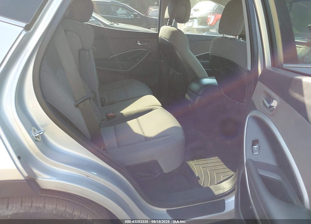 2018 HYUNDAI SANTA FE VIN: 5XYZT3LB7JG559702