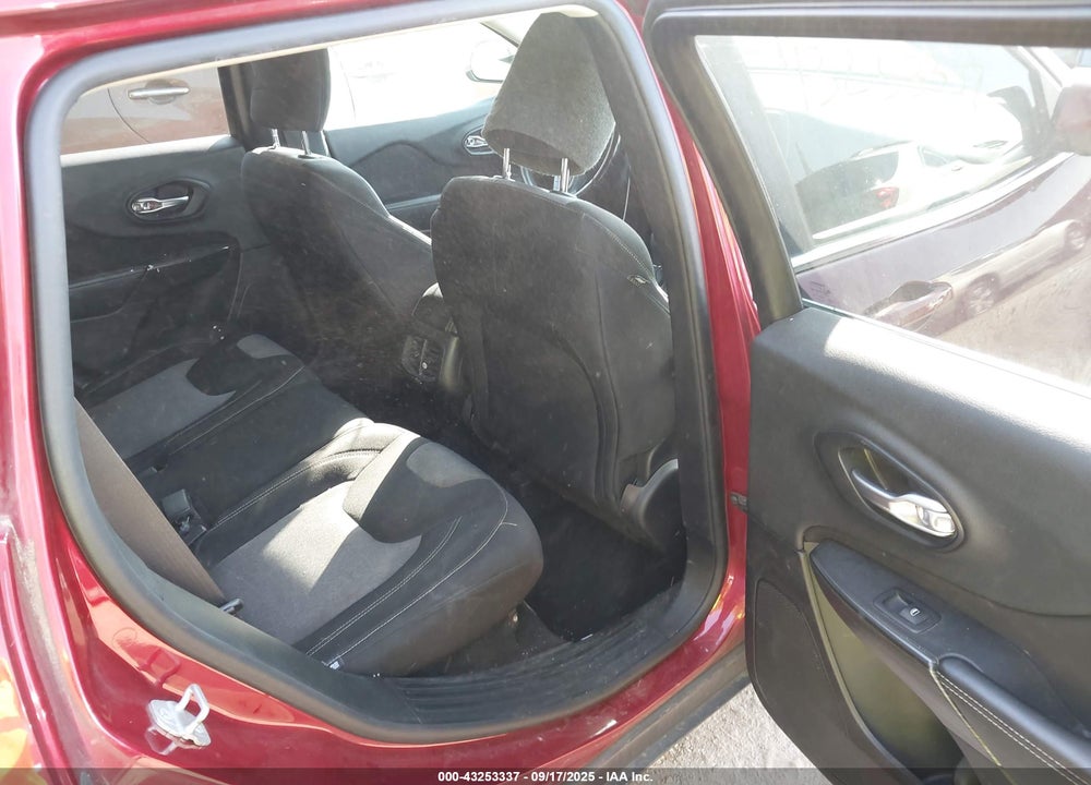 2014 JEEP CHEROKEE VIN: 1C4PJLCB7EW171195