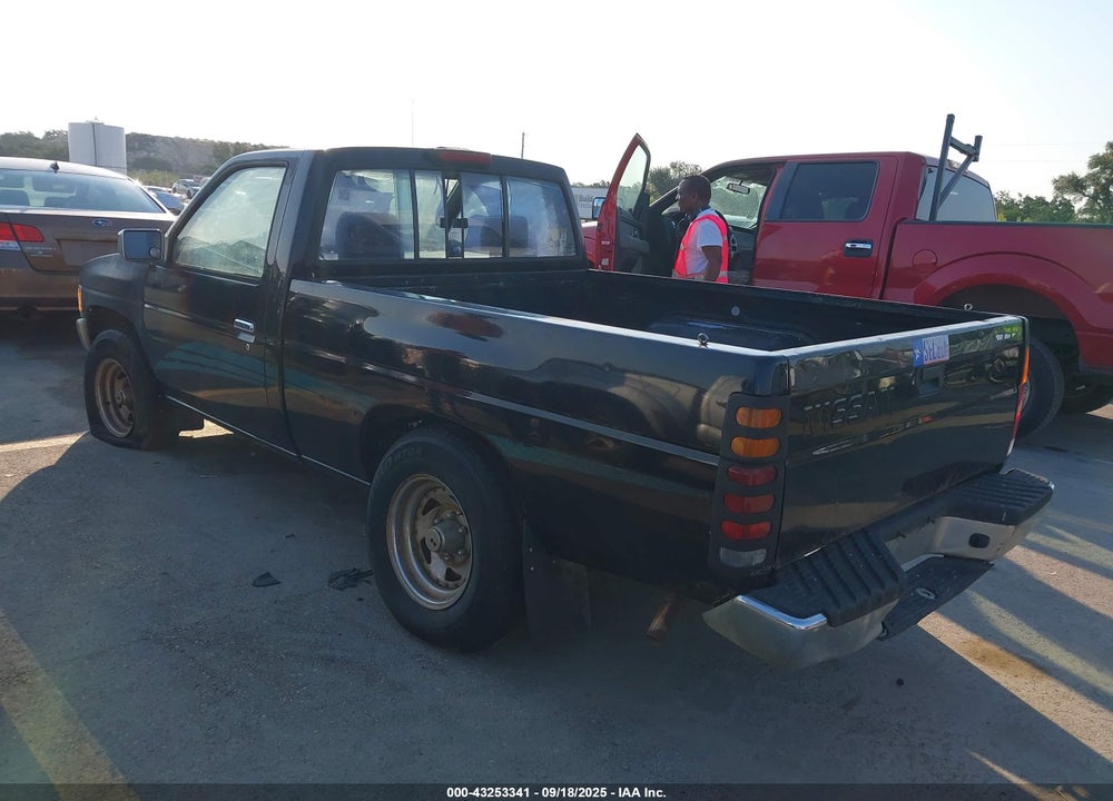 1994 NISSAN TRUCK XE VIN: 1N6SD11S6RC366718
