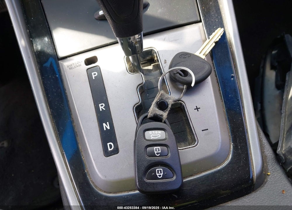 2013 HYUNDAI ELANTRA VIN: KMHDH4AE7DU689671
