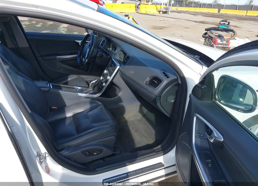 2016 VOLVO V60 T5 PREMIER VIN: YV1612SK4G1308157