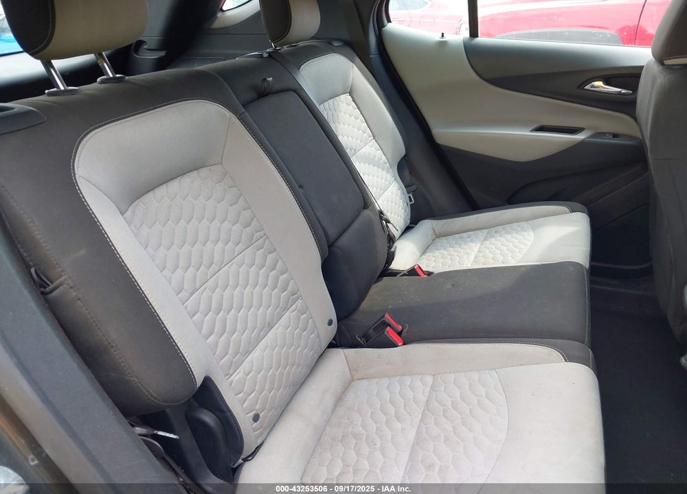 2018 CHEVROLET EQUINOX LS VIN: 2GNAXREV8J6161642